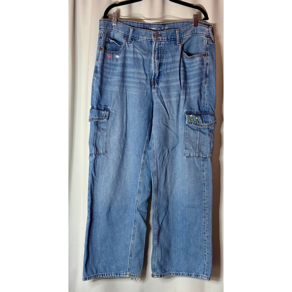 Old Navy Sky-Hi Wide Leg Cargo Jeans Light Wash Frayed Hem Embroidered Size 16